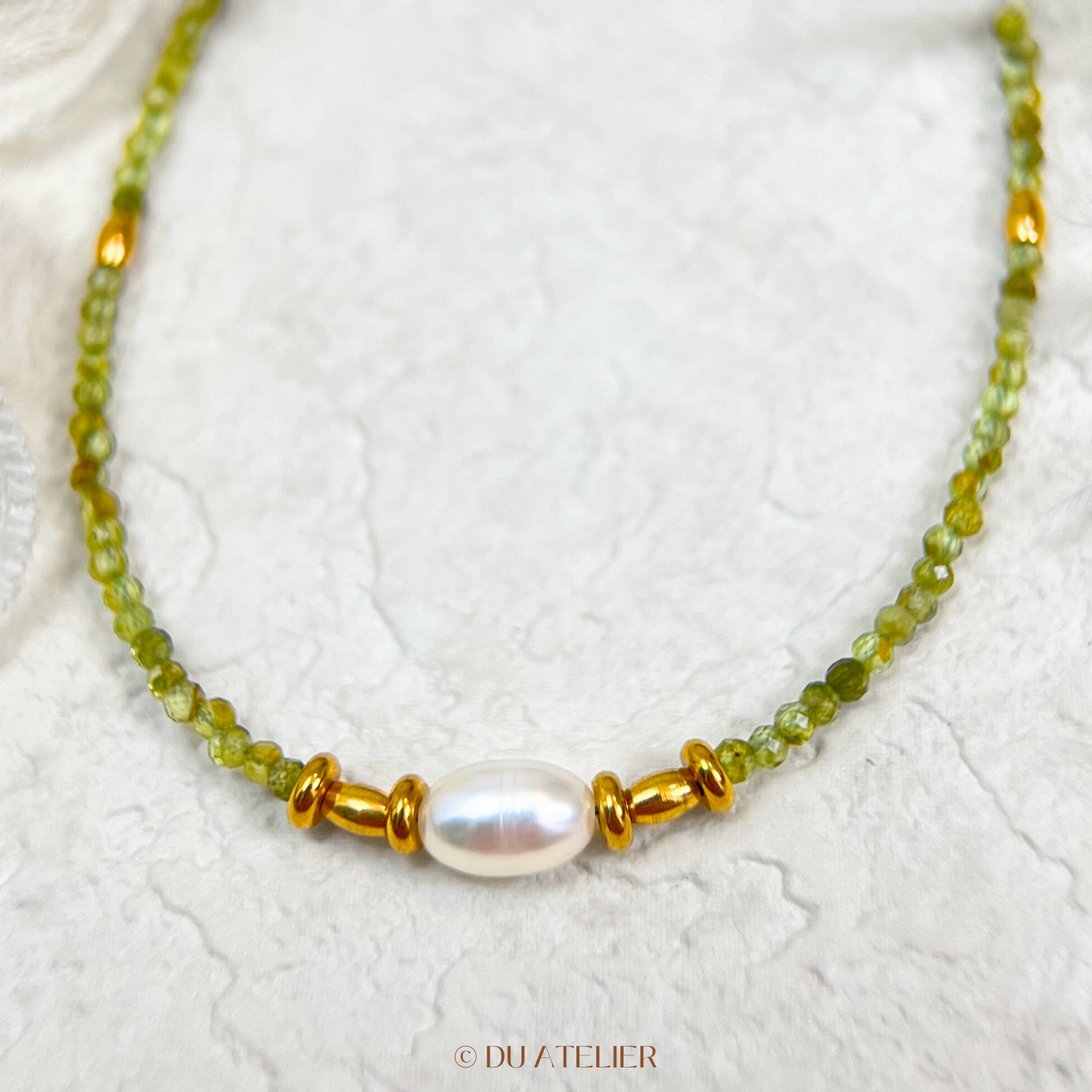 Minimalist Peridot Natural Pearl Necklace