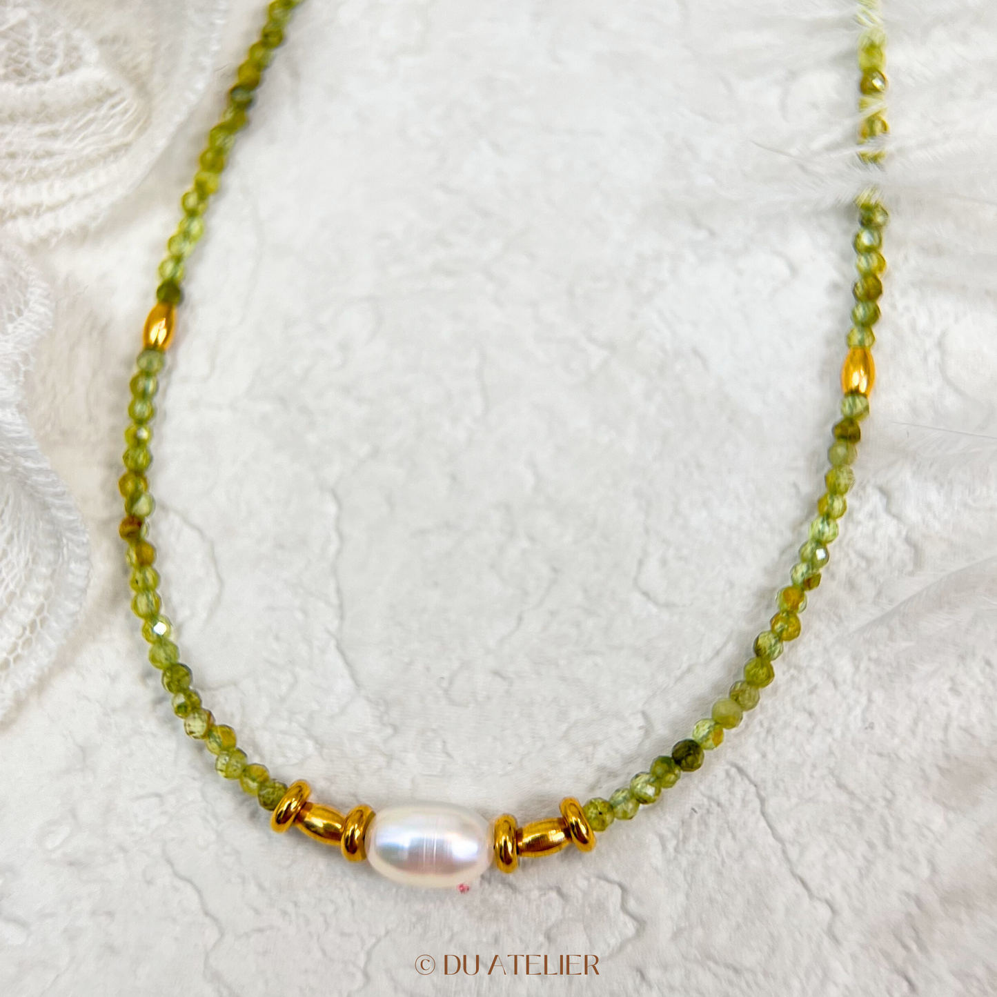 Minimalist Peridot Natural Pearl Necklace