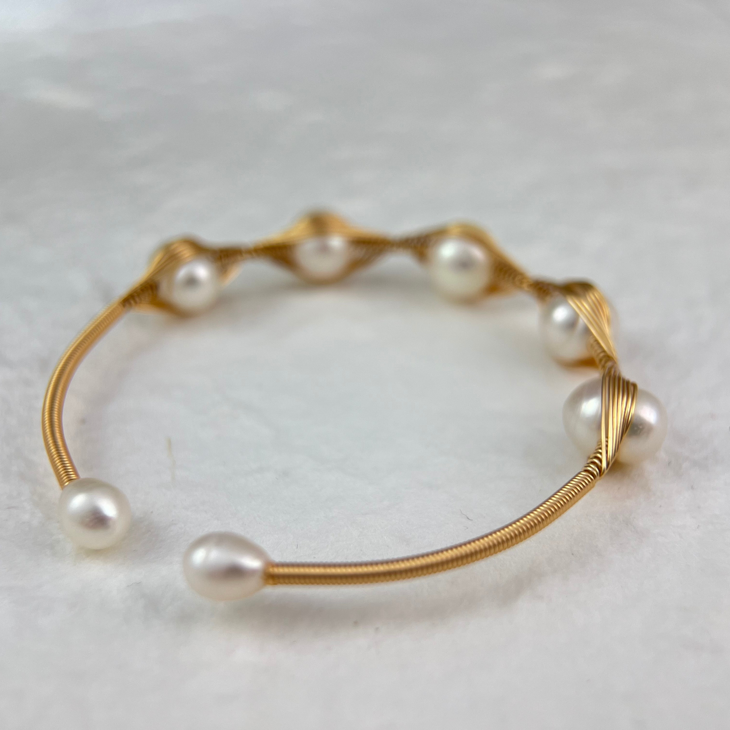 Minimalist Natural White Pearl Bracelet