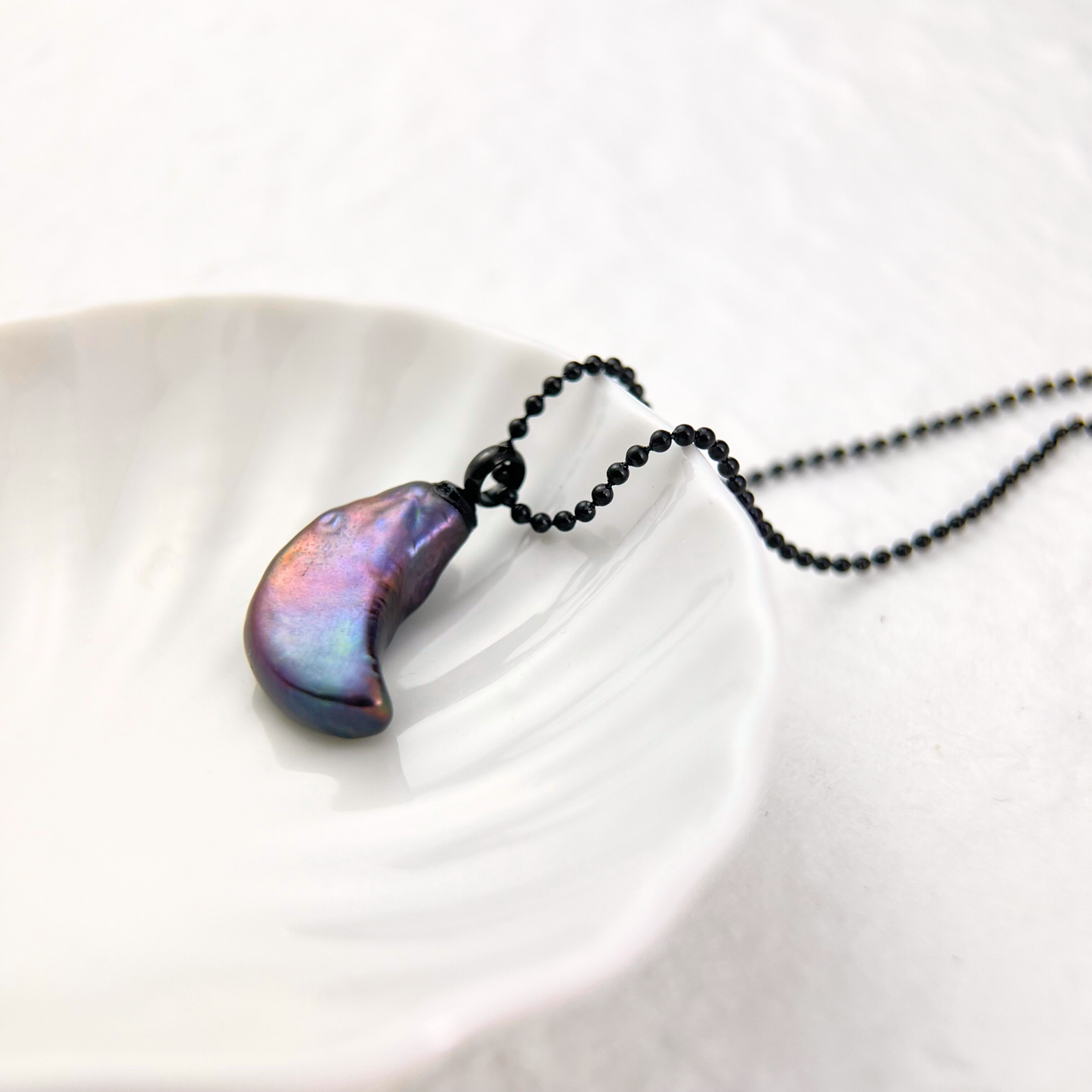 Black Moon Baroque Pearl Pendant Necklace