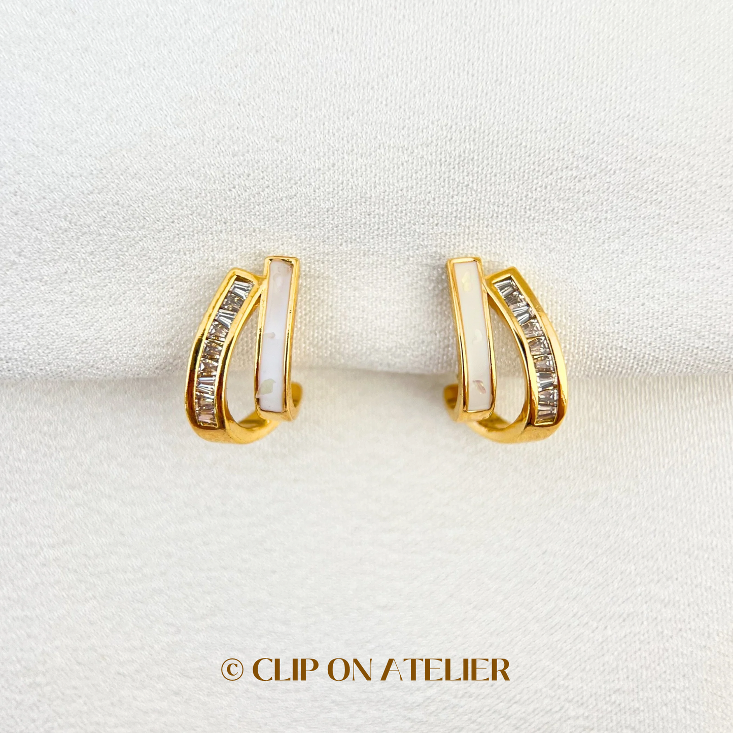 Gold Double Bands Diamond White Oil Dripping Half Hoop Clip On Earrings