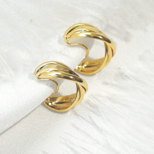 ๐ Bestseller - Minimalist Twisted Simple Huggie Clip On Earrings