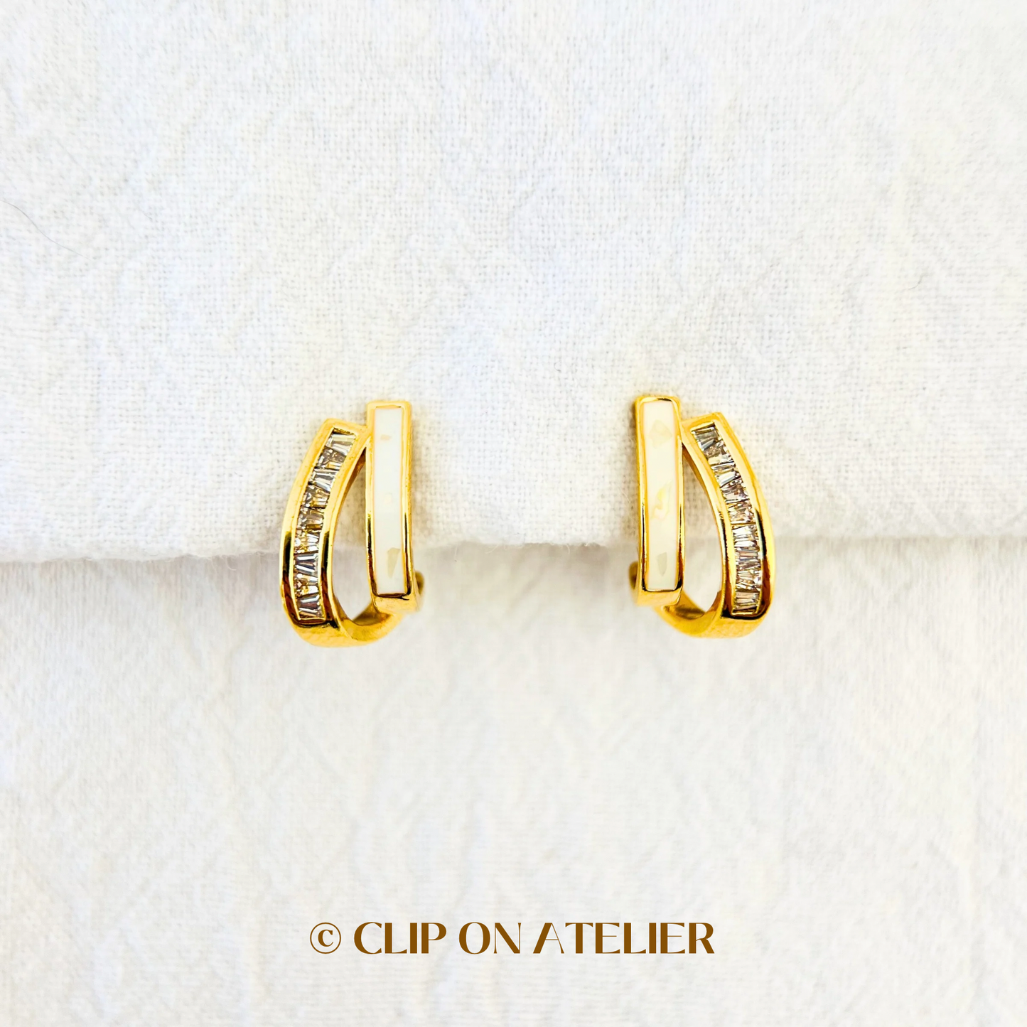 Gold Double Bands Diamond White Oil Dripping Half Hoop Clip On Earrings