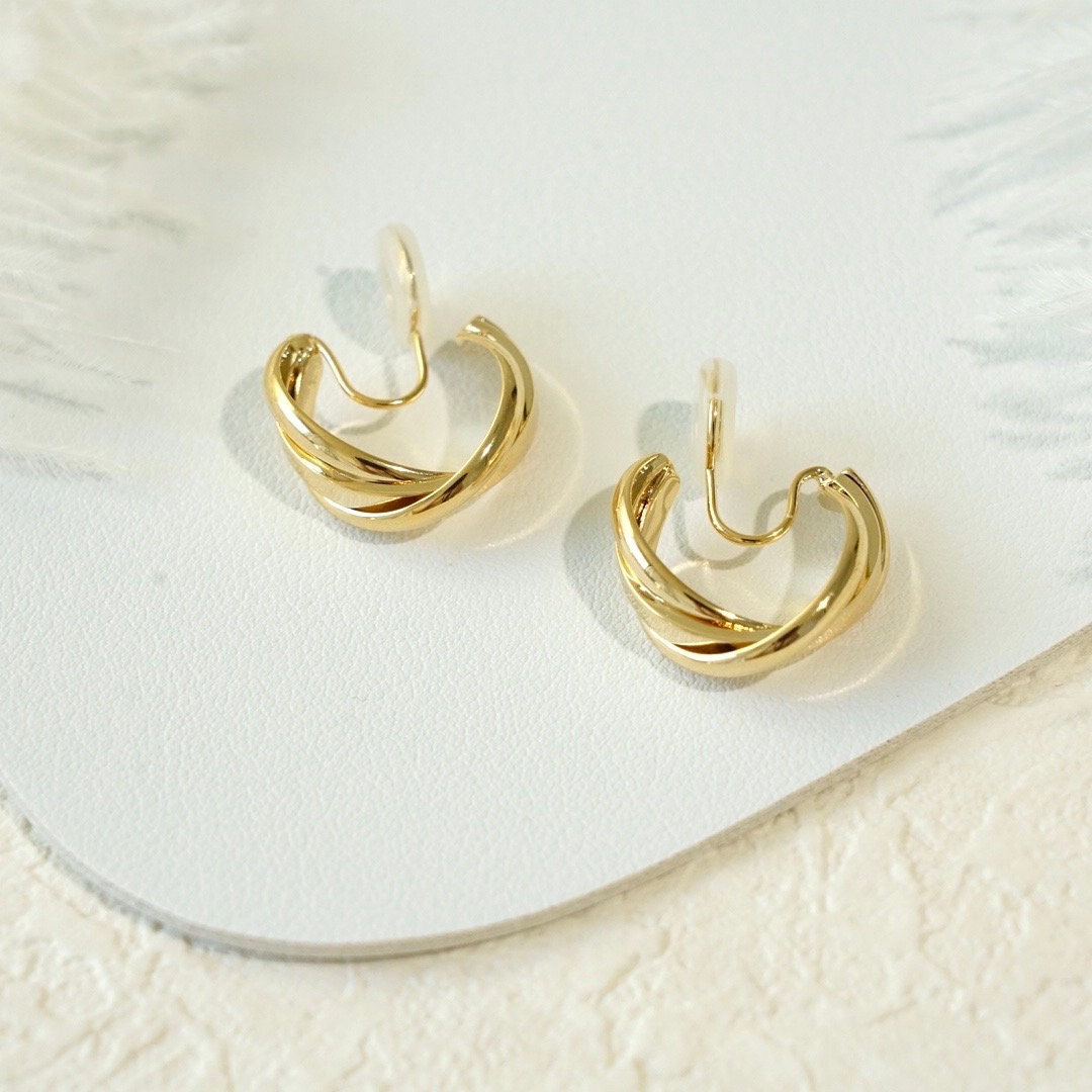 π Bestseller - Minimalist Twisted Simple Huggie Clip On Earrings