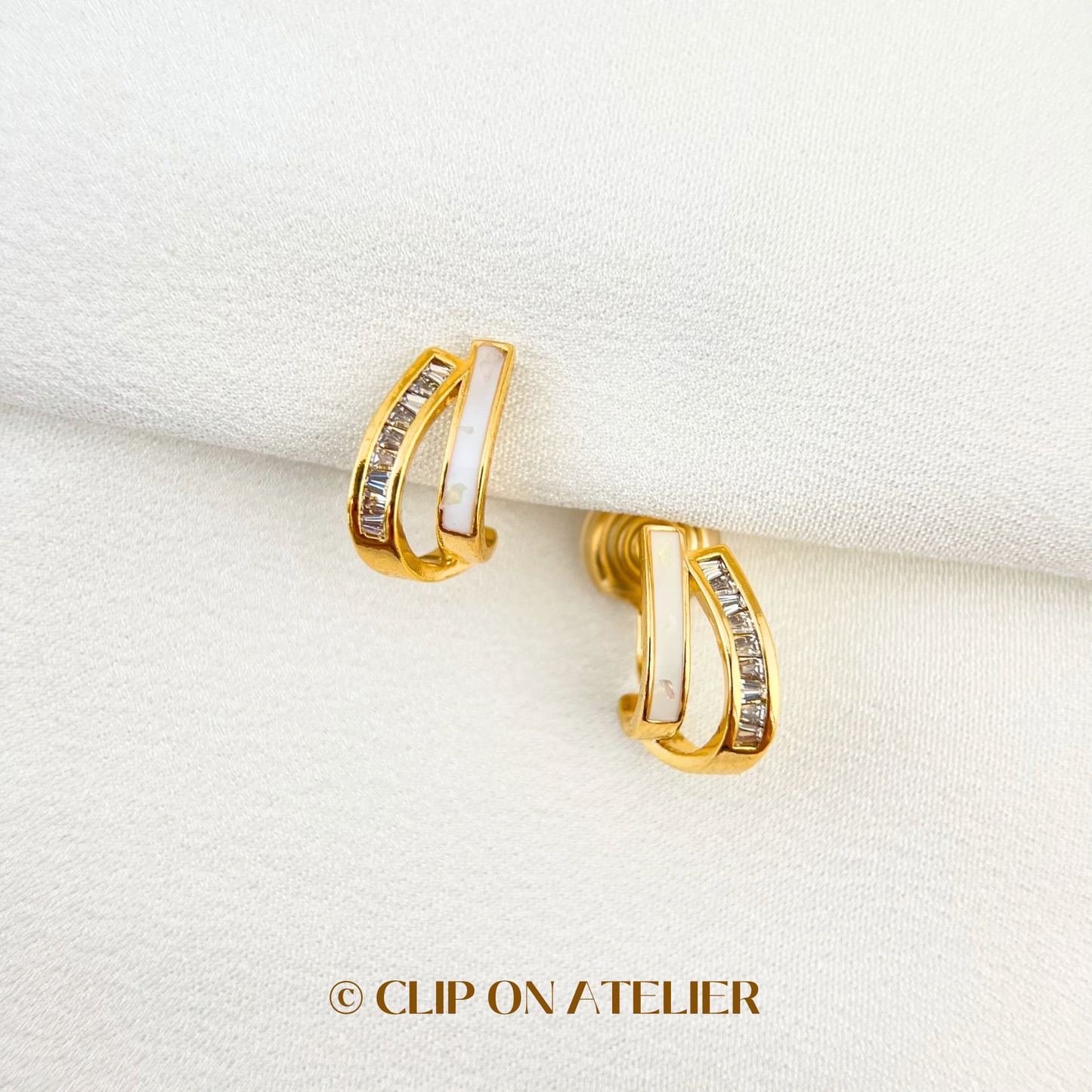 Gold Double Bands Diamond White Oil Dripping Half Hoop Clip On Earrings